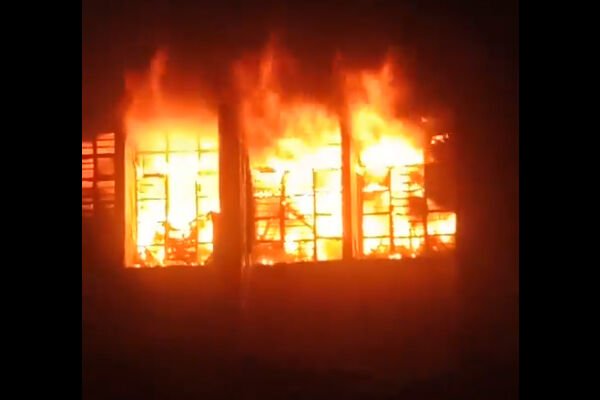 Dhanbad Fire News: धनबाद के SNMMCH अस्पताल में लगी आग, 400 लोग थे मौजूद, 8 बच्चे लापता