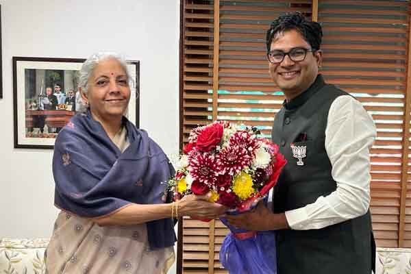 Chhattisgarh News: वित्त मंत्री चौधरी ने केंद्रीय वित्त मंत्री निर्मला सीतारमण से की मुलाकात