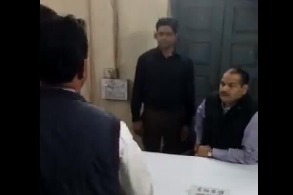 MP News: भोपाल लोकायुक्त की बड़ी कार्रवाई, विदिशा मत्स्य विभाग के सहायक संचालक रिश्वत लेते गिरफ्तार