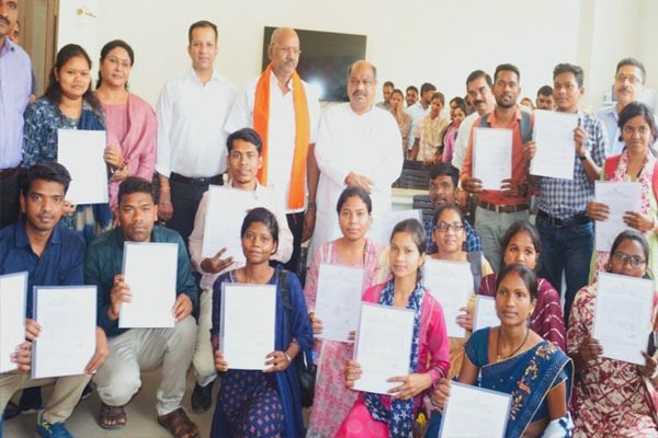 CG व्याख्याता नियुक्ति: शिक्षा मंत्री ने 47 नए व्याख्याताओं को नियुक्ति पत्र सौंपा, शिक्षकों की नियुक्ति से शिक्षा व्यवस्था में होगा सुधार