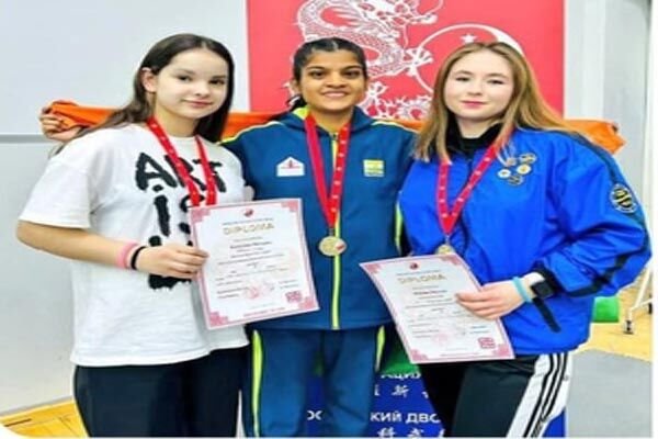 Madhya Pradesh News : मप्र के सतना जिले की वैष्णवी त्रिपाठी ने मास्को स्वर्ण पदक जीता है