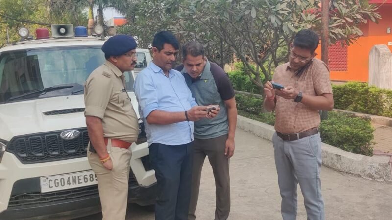 Raipur News: पुलिसकर्मी की पत्नी की बेरहमी से हत्या, पुलिस कॉलोनी में घर के अंदर घुस गला रेतकर उतारा मौत के घाट, मची सनसनी