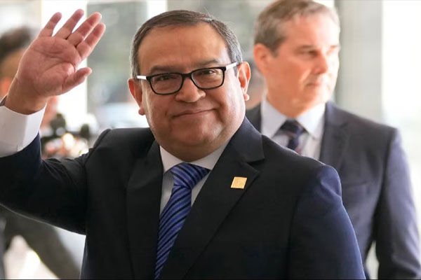 Prime Minister Alberto Oterola: PM ने दिया इस्तीफा: इस देश के प्रधानमंत्री ने पद छोड़ा, ये महिला बनी वजह, जानिए…