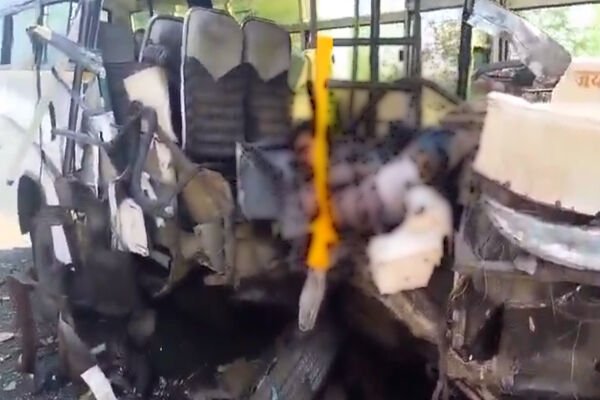 MP News: सागर में सड़क हादसा: बस और ट्रक की हुई टक्कर, 3 की मौत, 40 से ज्यादा लोग घायल, Video