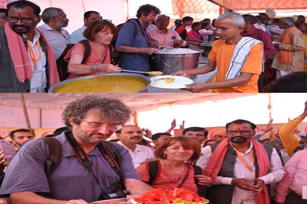 Rajim Kumbh: राजिम कुंभ में विदेशों से भी पहुंच रहे पर्यटक, फ्रांस से पहुंचे दंपत्ति ने राजिम कुंभ का किया दर्शन…