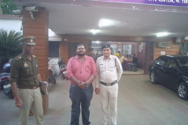 CM Yogi Adityanath: मुख्यमंत्री योगी को बम से उड़ाने वाला रायपुर से पकड़ाया!.. फोन कर दी थी धमकी…