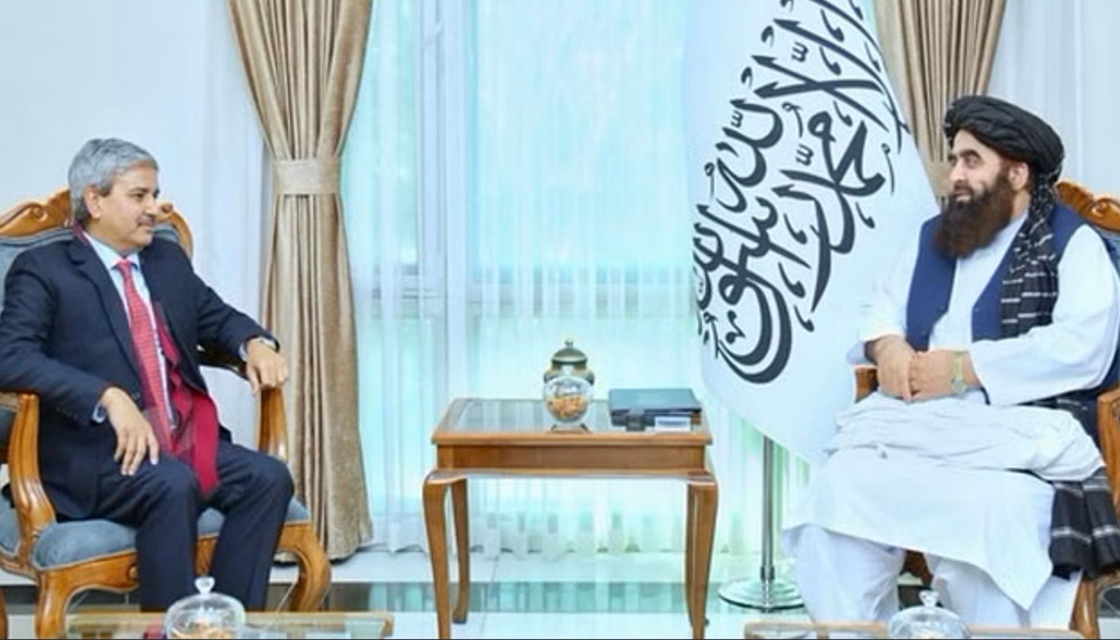 India-Afghanistan: भारतीय राजनयिक जेपी सिंह और अफगान विदेश मंत्री मुत्तकी के बीच वार्ता, इन मुद्दों पर हुई चर्चा