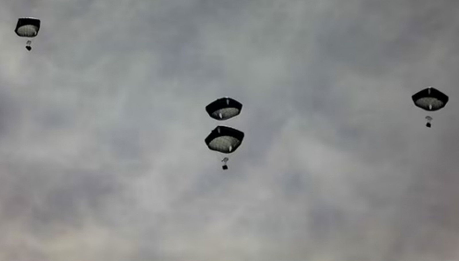 Gaza War Update: गाजा में सहायता सामग्री गिराने के दौरान पैराशूट नहीं खुलने से पांच की मौत, कई घायल