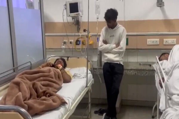 Greater Noida: ग्रेटर नोएडा में हॉस्टल का खाना खाने के बाद 200 से अधिक छात्र बीमार, अस्पताल में भर्ती, फ़ूड विभाग करेगी जांच