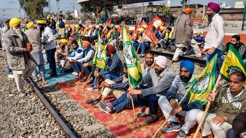 Kisan Andolan Updates: आज देशभर में किसानों का 'रेल रोको' आंदोलन, सीमावर्ती इलाकों में कड़ी की गई सुरक्षा