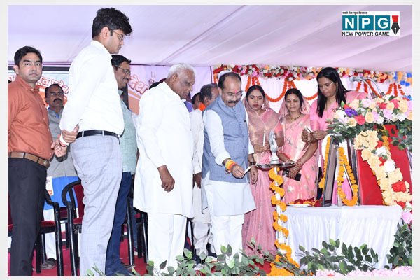 Mahtari Vandan Sammelan : आज बढ़ा है छत्तीसगढ़ महतारी का मान-सम्मान और गौरव, डिप्टी CM मुंगेली में महतारी वंदन सम्मेलन में हुए शामिल