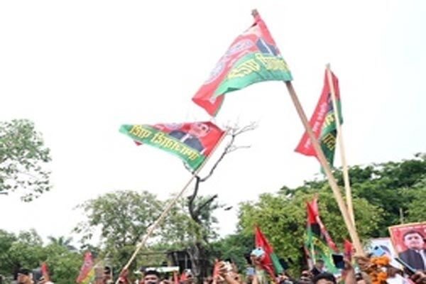 Uttar Pradesh News: यूपी विधान परिषद चुनाव के लिए सपा के तीन उम्मीदवारों ने किया नामांकन