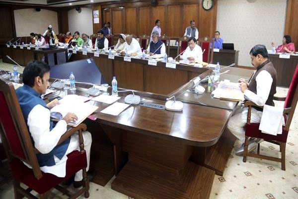 MP Cabinet Meeting: बोनस की घोषणा; गेहूँ पर 125 रूपये प्रति क्विंटल मिलेगा बोनस, उज्जैन में बनेगा नया शासकीय मेडिकल कॉलेज
