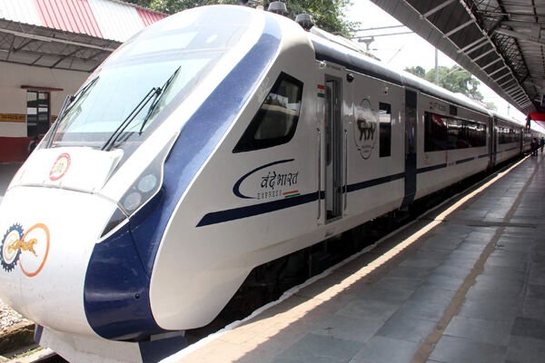 UP Vande Bharat Express: यूपी को नई वंदे भारत एक्सप्रेस की सौगात, मिली तीन नई ट्रेन, सीएम योगी ने जताया आभार