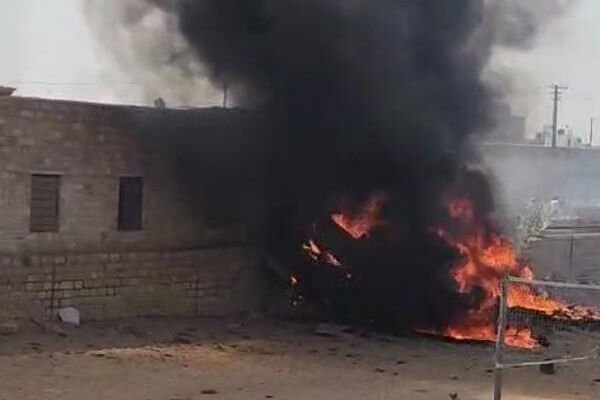 Jaisalmer Plane Crash: जैसलमेर में तेजस फाइटर जेट क्रैश, हॉस्टल के दीवार से टकराया प्लेन, पायलट ने कूद कर बचाई जान