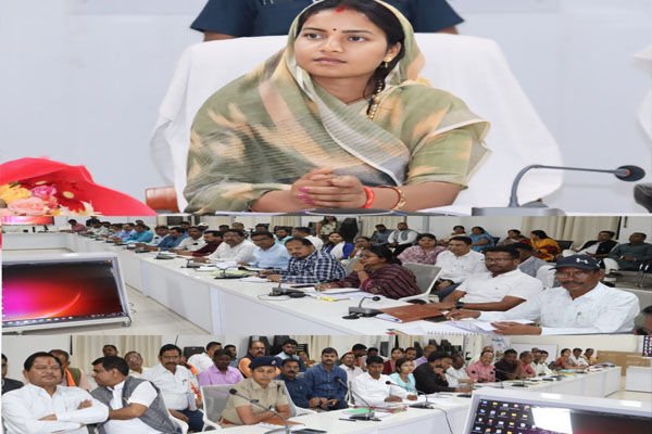 CG के आंगनबाड़ियों में लापरवाही हुई तो नपेंगे अधिकारी-कर्मचारी, मंत्री ने स्कूलों में बच्चों की संख्या के अनुसार शिक्षकों की व्यवस्था करने को कहा…