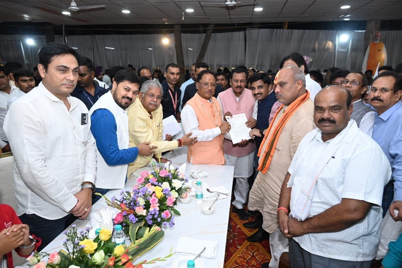 DA News: महंगाई भत्ता पर सीएम विष्णुदेव का आश्वासन: देर रात मुख्यमंत्री से मिला फेडरेशन का प्रतिनिधिमंडल