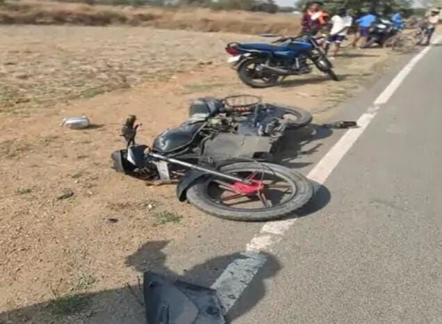 Dhamtari News: बंगाल के तीन युवकों की छत्तीसगढ़ में मौत, राशन खरीदने जा रहे थे, तभी बाइक नहर में गिरी…