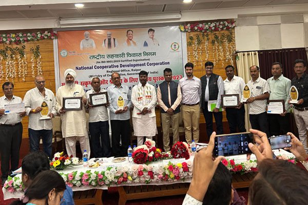 प्रदेश में उत्कृष्ट कार्य कर रही सहकारी समितियों को NCDC के क्षेत्रीय उत्कृष्टता एवं मेरिट पुरस्कार दिया गया…