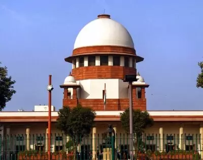 Supreme Court: कोर्ट की शिक्षकों पर तल्‍ख टिप्‍णाी: छुट्टी के लिए एप्‍लिकेशन तक नहीं लिख पाते….इस्‍तीफा दे देना चाहिए