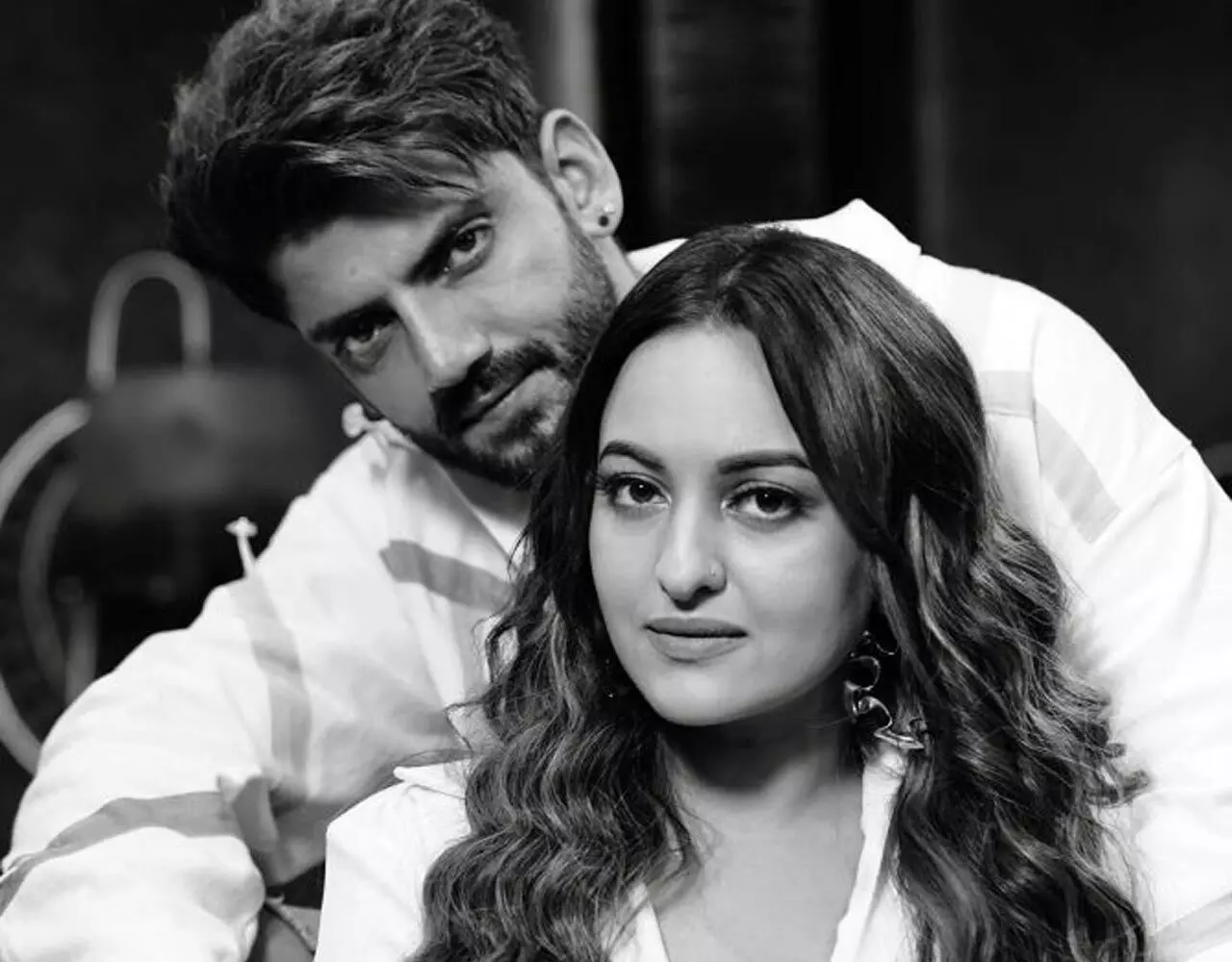 Sonakshi Sinha Wedding Video: सोनाक्षी सिन्हा की शादी में हुआ बड़ा कांड, VIDEO देखकर आप भी रह जाएंगे हैरान…