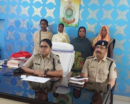 Bilaspur News: जेवर खरीदने आई महिलाओं ने सोने का लाकेट किया पार, CCTV में कैद घटना, देखें वीडियो