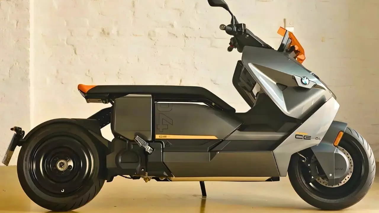 BMW CE 04 E-Scooter: BMW CE 04 इलेक्ट्रिक स्कूटर 24 जुलाई 2024 को भारत में होगी लॉन्च, जानें संभावित कीमत और फीचर्स