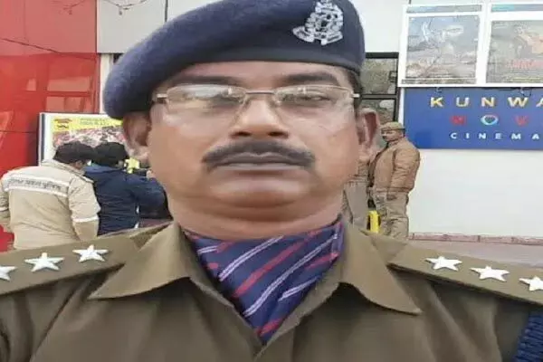 UP Unnao Deputy SP Demotion: डिप्टी एसपी से कॉन्स्टेबल बने कृपा शंकर, प्रेमिका के चक्कर में हुआ डिमोशन, जानिए पूरी कहानी