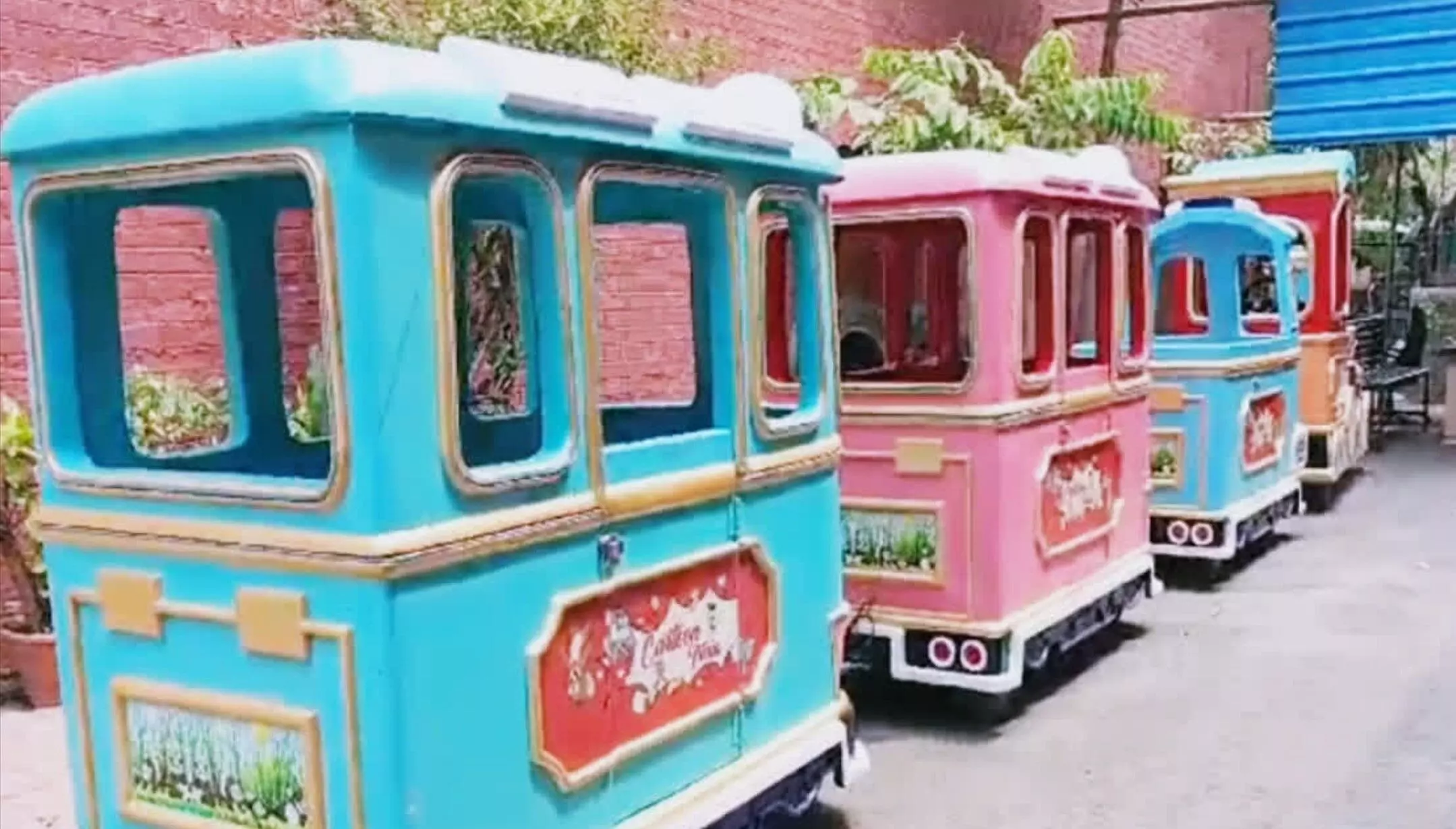 Chandigarh Toy Train Accident: चंडीगढ़ के मॉल में पलटी टॉय ट्रेन, जमीन पर सिर टकराने से बच्चे की जान गई