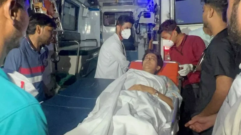 Atishi Hunger Strike: अनशन पर बैठीं दिल्ली की जल मंत्री आतिशी की तबीयत बिगड़ी, दिल्ली LNJP के ICU में भर्ती