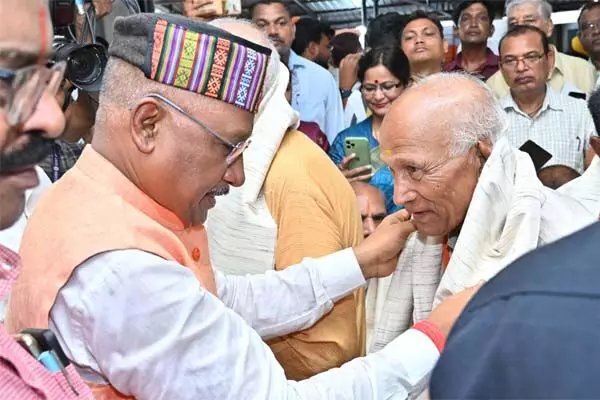 Chhattisgarh News: आपातकाल स्मृति दिवस: सीएम हाउस में आयोजित कार्यक्रम में साय ने लोकतंत्र सेनानियों को किया सम्मानित