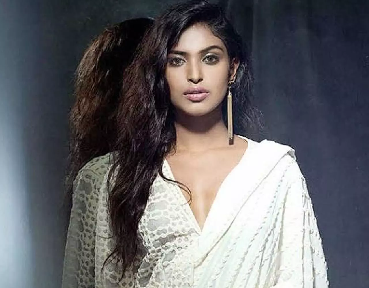 Bigg Boss OTT 3 Poulami Das:  बिग बॉस में टास्क के दौरान घायल हुईं ये फेमस एक्ट्रेस, इस कंटेस्टेंट के साथ हुआ छत्तीस का आंकड़ा!…