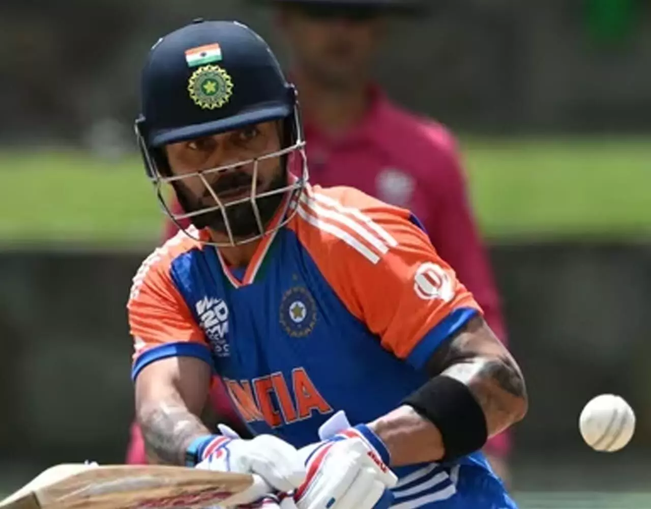 IND vs ENG T20 World Cup 2024 Semi Final: भारतीय टीम को तगड़ा झटका… विराट कोहली के फिर लगे रस्ते, इतने रनों में हुए आउट…