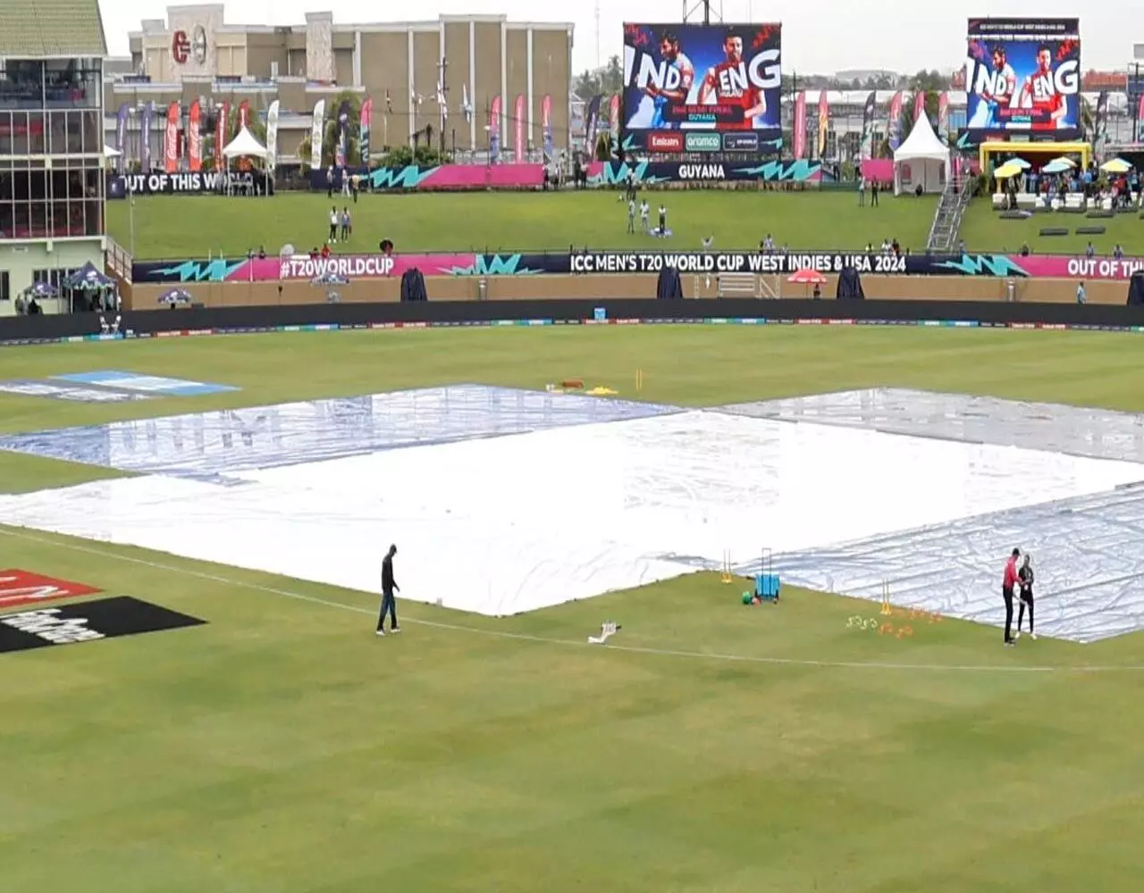 IND vs ENG T20 World Cup 2024 Semi Final: इंडिया vs इंग्लिश की सेमीफाइनल में आई ये बड़ी रुकावट, भारतीय टीम के दो विकेट गिरे, देखें स्कोर