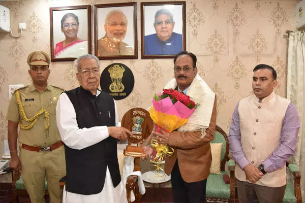 Raipur News: राज्यपाल के विधिक सलाहकार को दी गई भावभीनी विदाई