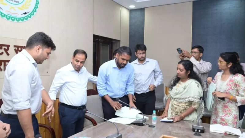 EV Charging 2004: ईवी वाहनों के लिए अच्छी खबरः राजधानी के इन 5 स्थानों में निगम फास्ट 4 व्हीलर ईव्ही चार्जिंग स्टेशन लगाने जा रहा, आईओसी के साथ कमिश्नर ने किया एमओयू