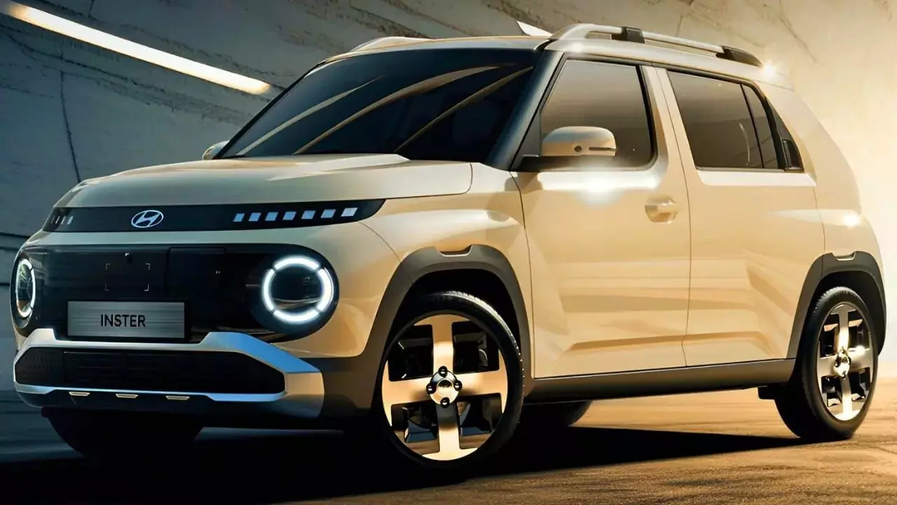 Hyundai Inster EV: हुंडई ने पेश की किफायती इंस्टर इलेक्ट्रिक गाड़ी, एक चार्ज में चलेगी 355 किलोमीटर