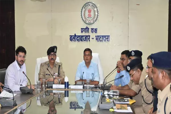 Raipur News: देर शाम अचानक बलौदाबाजार पहुंचे मुख्य सचिव व पुलिस महानिदेशक