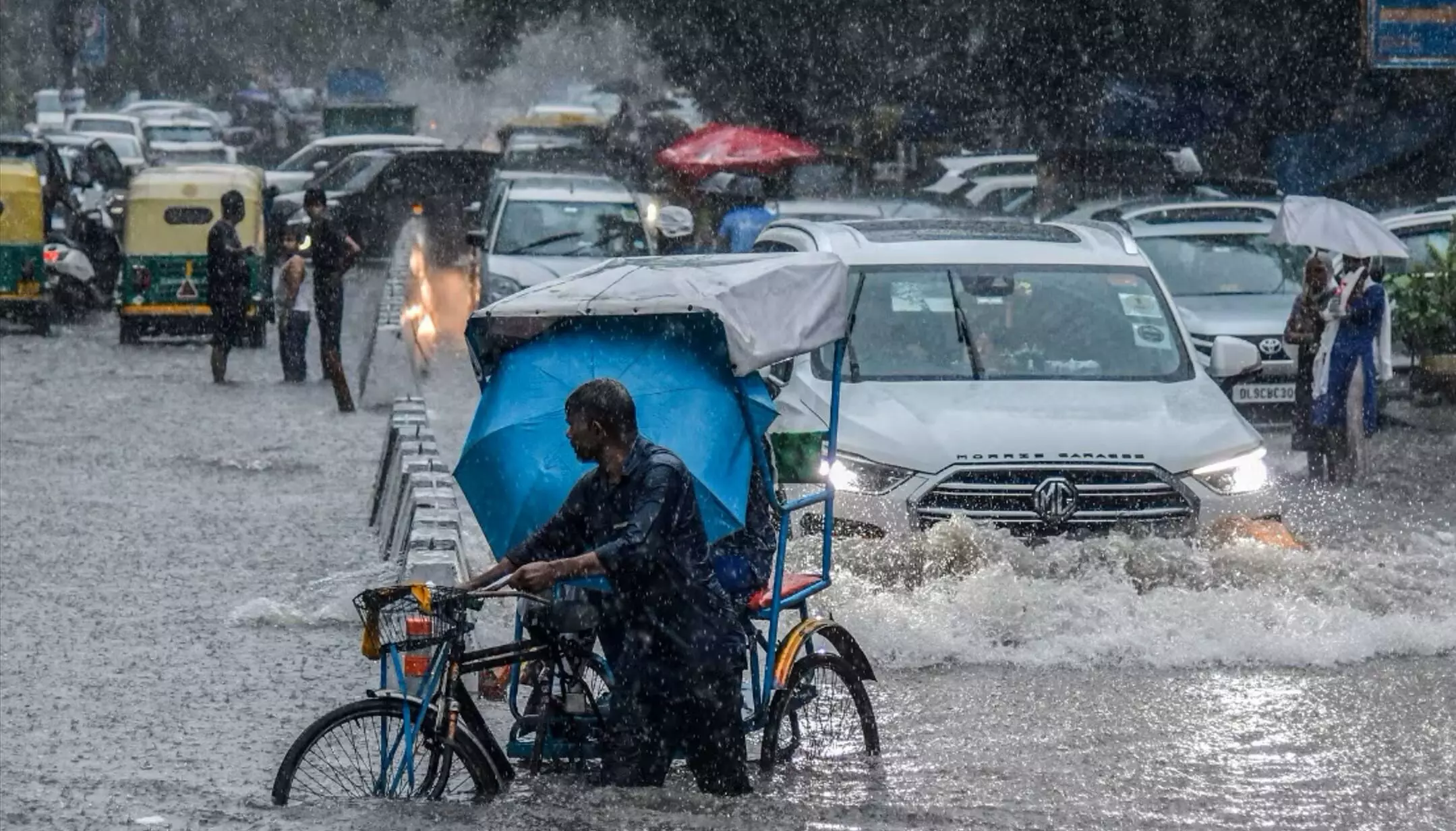 Monsoon Update: IMD का अलर्ट, अगले कुछ दिनों में देश भर में भारी बारिश की संभावना, कई राज्यों में चेतावनी