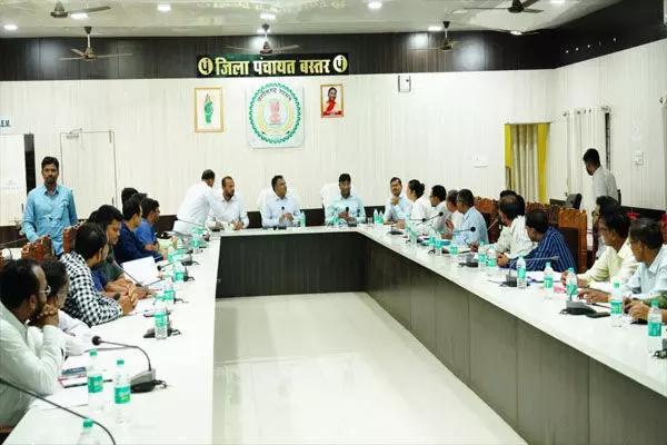 Jagdalpur News: बस्तर की काजू, कॉफी, मिर्च और सिसल के उत्पादन को दिया जाए बढ़ावा -सचिव डॉ.सी आर प्रसन्ना