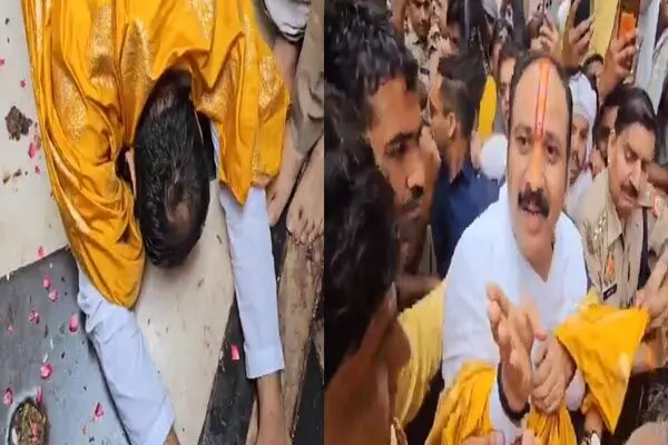 Pandit Pradeep Mishra News: नाक रगड़कर पंडित प्रदीप मिश्रा ने मांगी माफी, जानिए क्या था मामला और क्यों राधारानी के सामने होना पड़ा दंडवत…