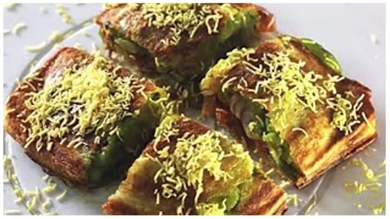 Bombay Masala Toast Recipe: क्रिस्पी बाॅम्बे मसाला टोस्ट का मज़ा लीजिए घर बैठे, बरसात में आ जाएगा परम आनंद…