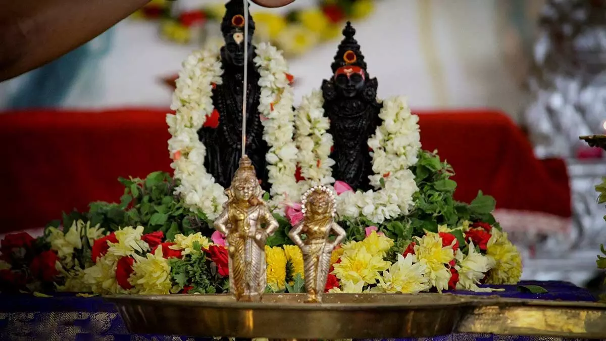 Yogini Ekadashi 2024 Phool aur Bhog : भगवान विष्णु को प्रसन्न करने चढ़ाये ये फुल और लगाएं इनका भोग