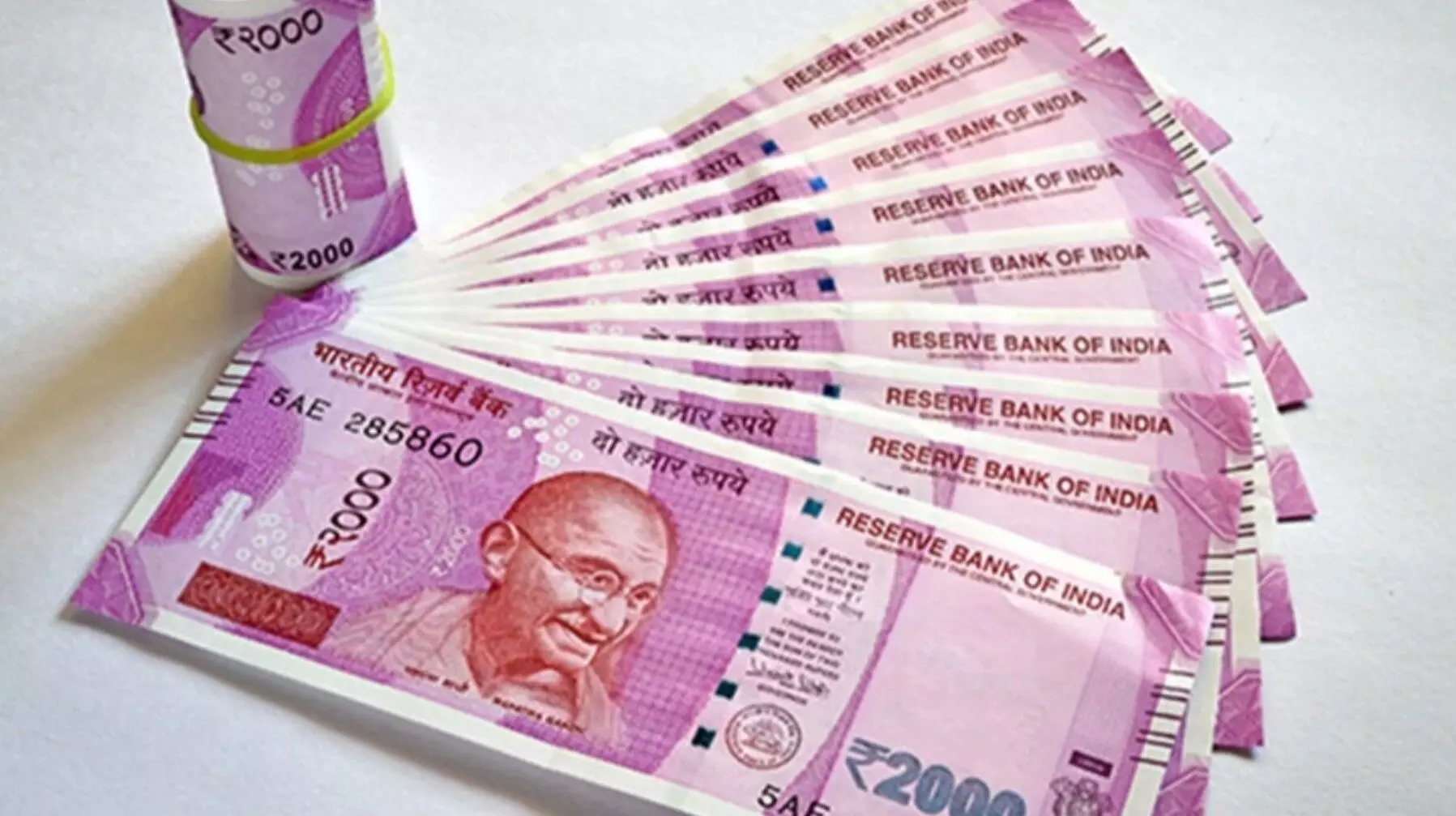 Rs 2000 Note: 2000 रु के 97.87% नोट आए बैंकों में वापस, लोगों के पास अब भी 7,581 करोड़ रु के नोट बाकी