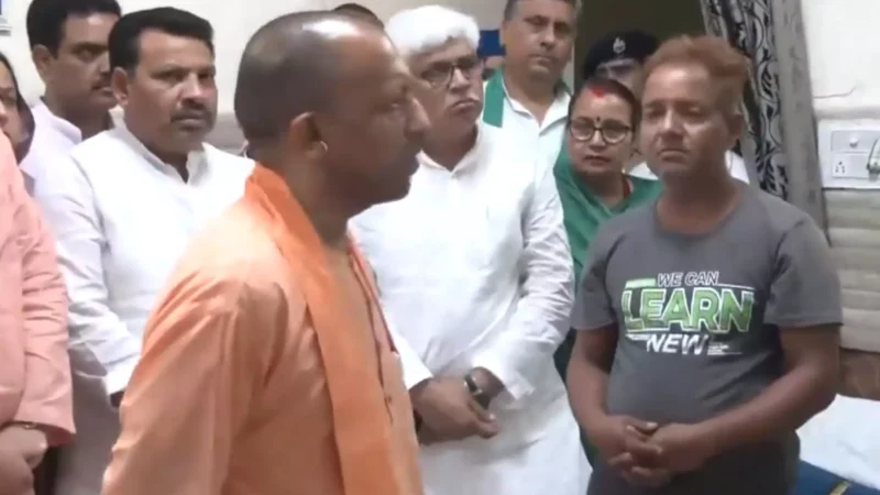 Hathras Satsang Baghdad Update: CM योगी पहुंचे हाथरस, पीड़ितों से की मुलाकात, अभी तक 121 लोगों की मौत