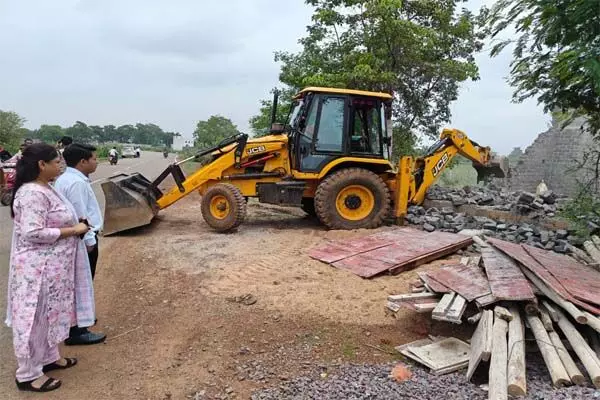 Raipur News: एक्शन में जिला प्रशासन: सेजबहार में चला बुलडोजर, सप्ताहभर पहले जनदर्शन में सीएम विष्णुदेव से हुई थी अतिक्रमण की शिकायत
