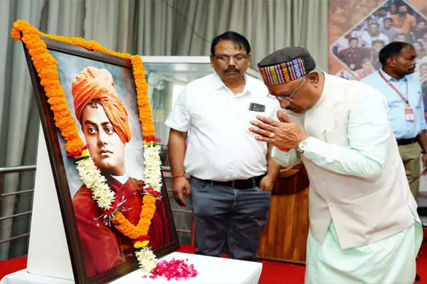 Raipur News: मुख्यमंत्री विष्णुदेव साय ने स्वामी विवेकानंद की पुण्यतिथि पर उन्हें किया नमन