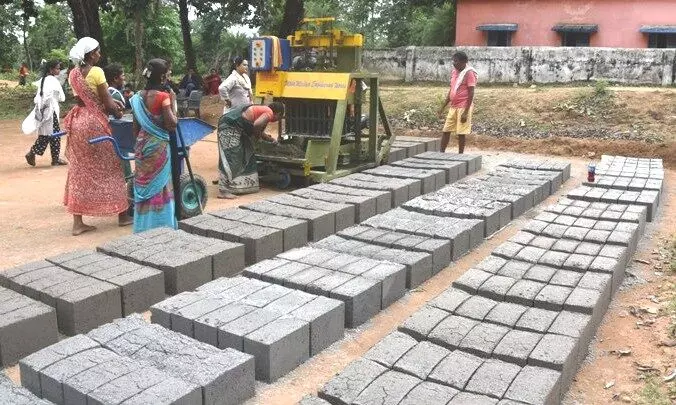 Dantewada News: लखपति दीदी बनने के सपने को कर रही साकार-गीदम की महिलाएं