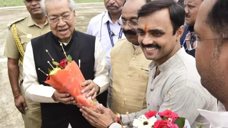Bilaspur News: राज्यपाल श्री विश्वभूषण हरिचंदन का हेलीपैड पर स्वागत