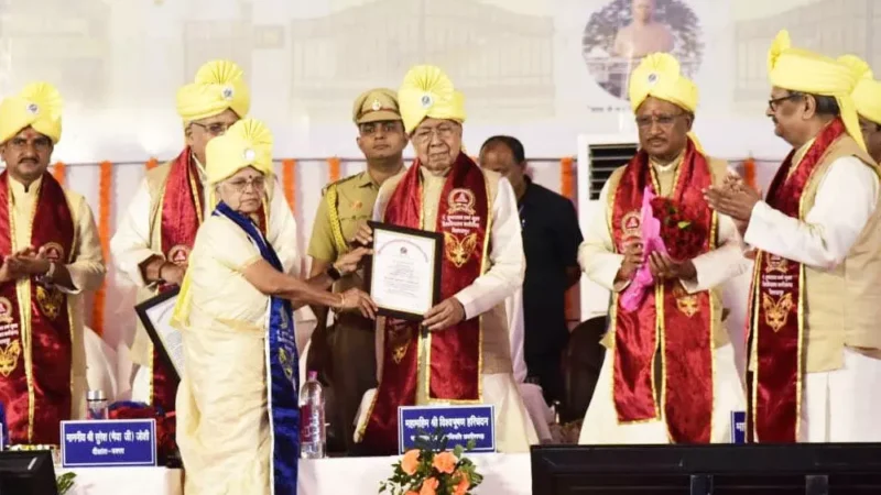 Bilaspur: पंडित सुंदरलाल शर्मा विश्वविद्यालय के छठवें दीक्षांत समारोह में शामिल हुए राज्यपाल एवं CM विष्णुदेव
